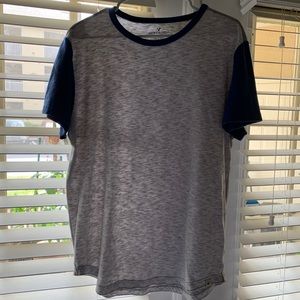 ••• AMERICAN EAGLE LARGE MENS TEE •••